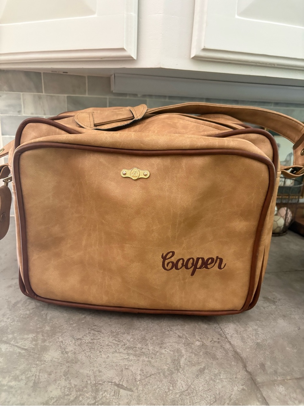 Vintage 1970s Flying Time brown carry-on shoulder bag